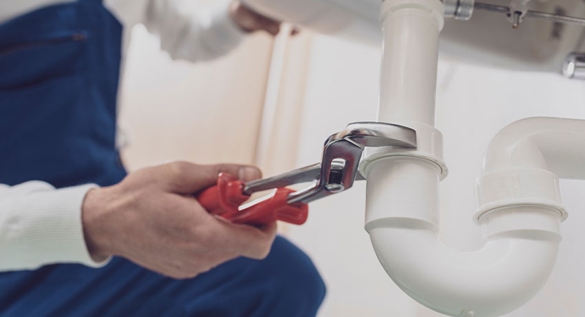 Understanding the plumbing business landscape and the importance of SEO strategy for local plumbing companies to compete with larger corporations.